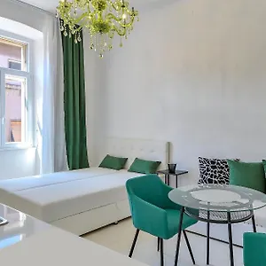 Appartamento Collins Emerald Center, Pola