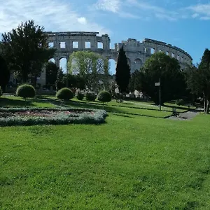 Mila Pula