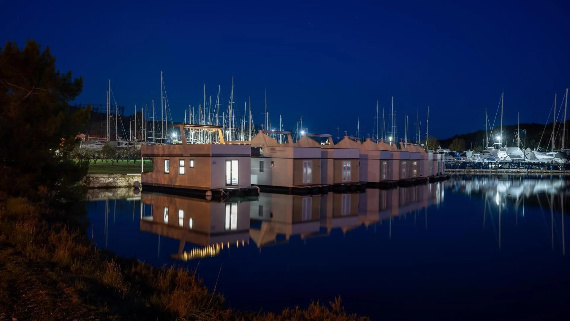 Floating House - Aria Apartment Pula Croatia