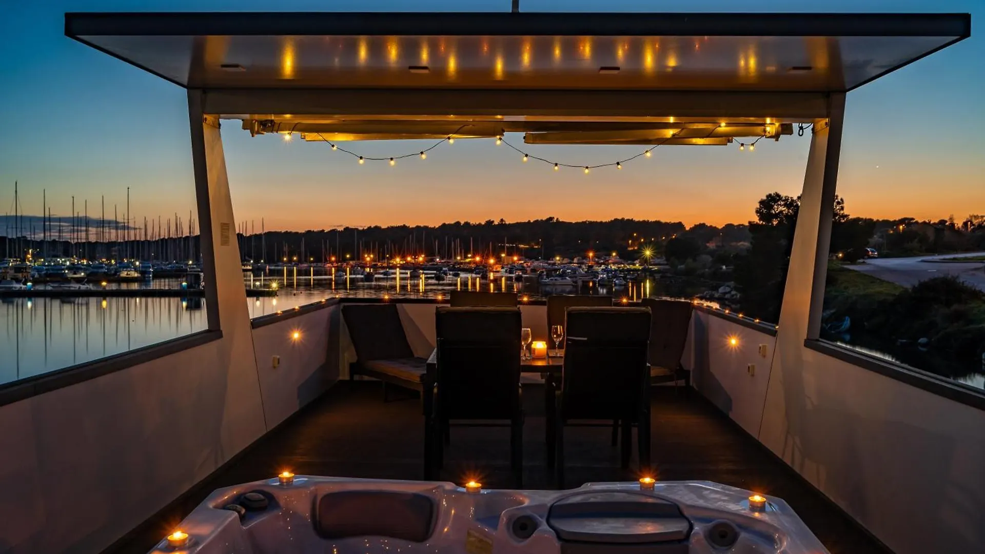 Floating House - Aria Apartment Pula Croatia