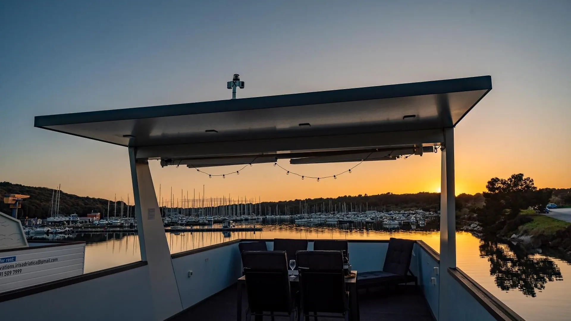Floating House - Aria Apartment Pula
