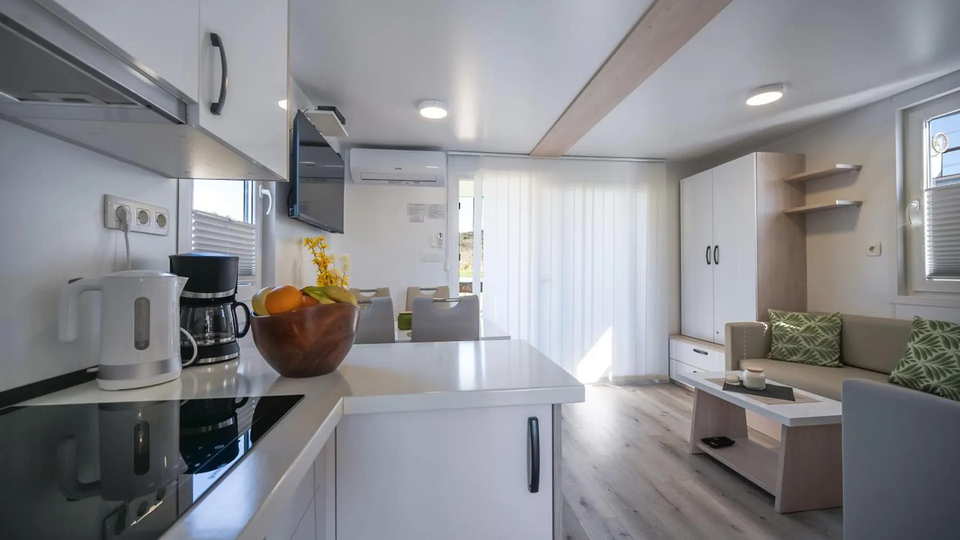 Floating House - Aria Apartment Pula 0*,  Croatia
