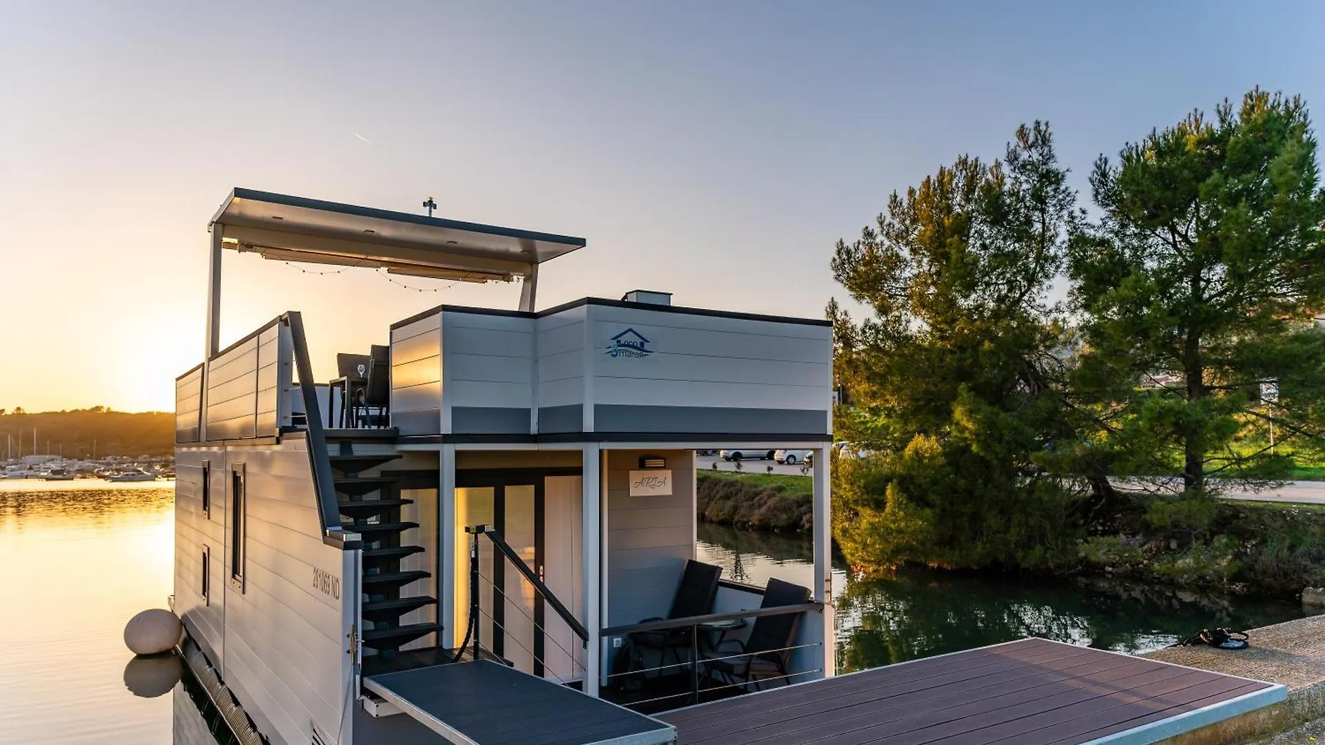 Floating House - Aria Apartment Pula